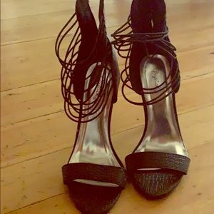 Qupid black heeled shoes